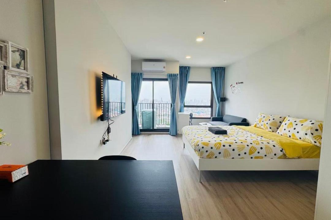 Talat Phlu Apartment | Boutique apartment in Bangkok with a separate living room, rooftop garden, free parking, and high-speed Wi-Fi
