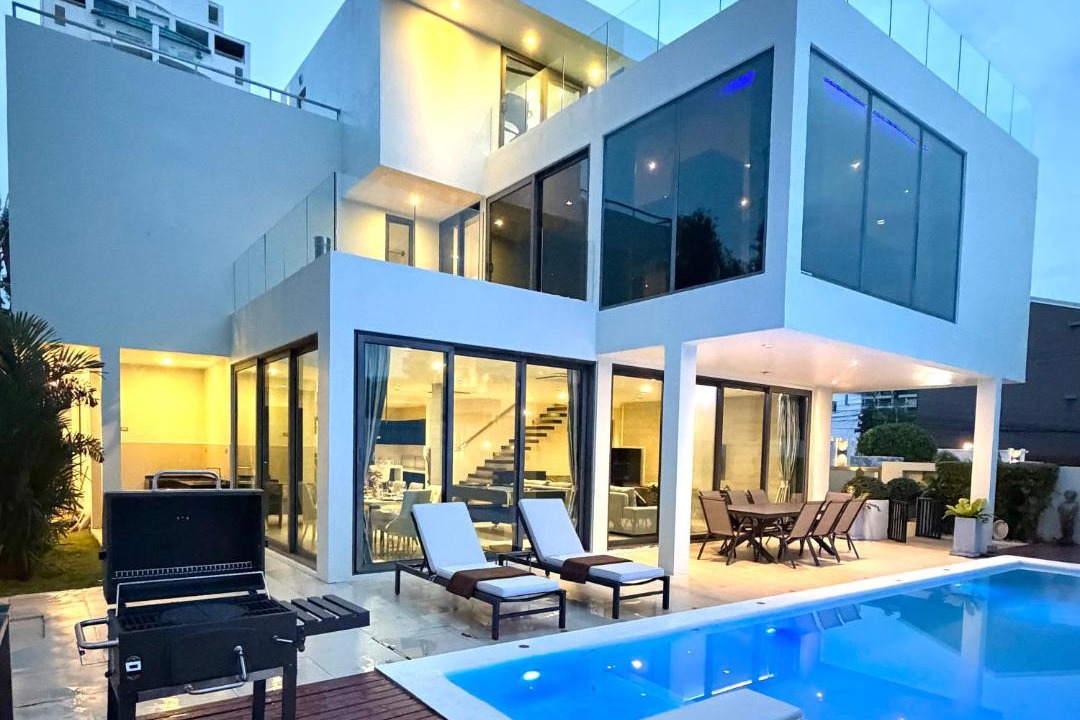 Pratumnak Hill Villa | Villa El Dorado
