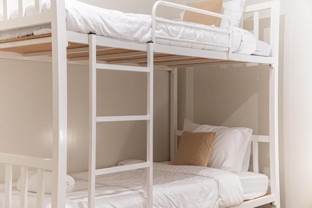 Pom Prap Sattru Phai House | Siam Place - Spacious Family House in Bangkok