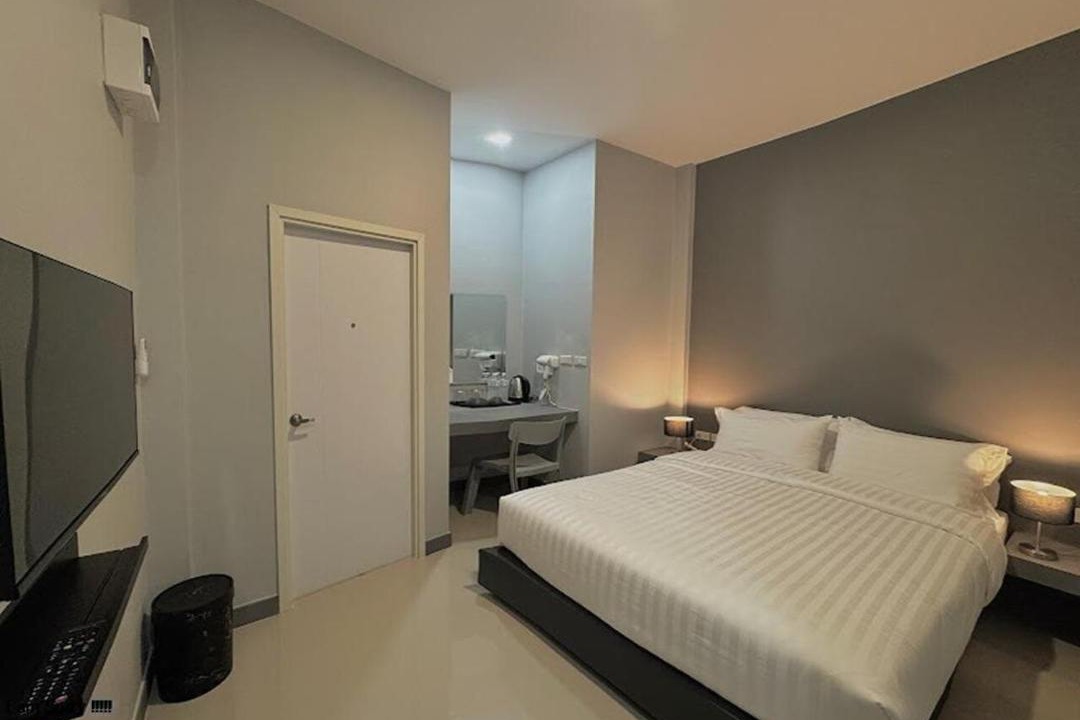 Lang Suan Hotel | โรงแรมหลังสวนเพลส Langsuan place Hotel