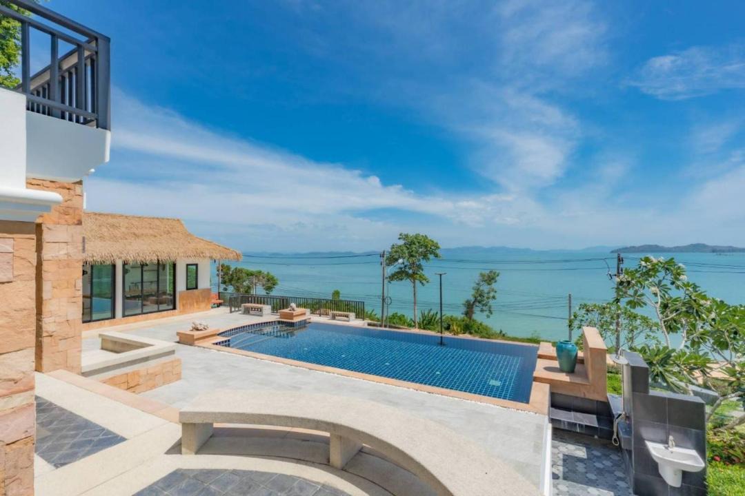 Pa Klok Villa | Golden Horizon Villa