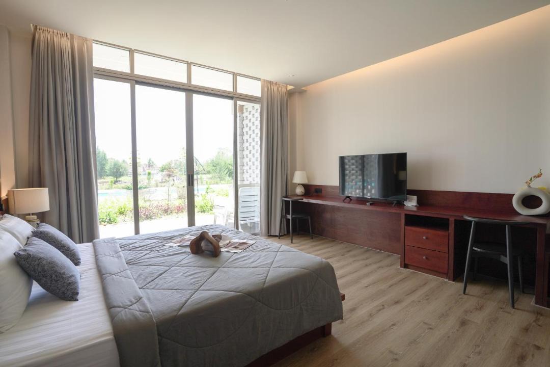 Bang Saphan Hotel | Koh Talu On Shore Hotel & Resort