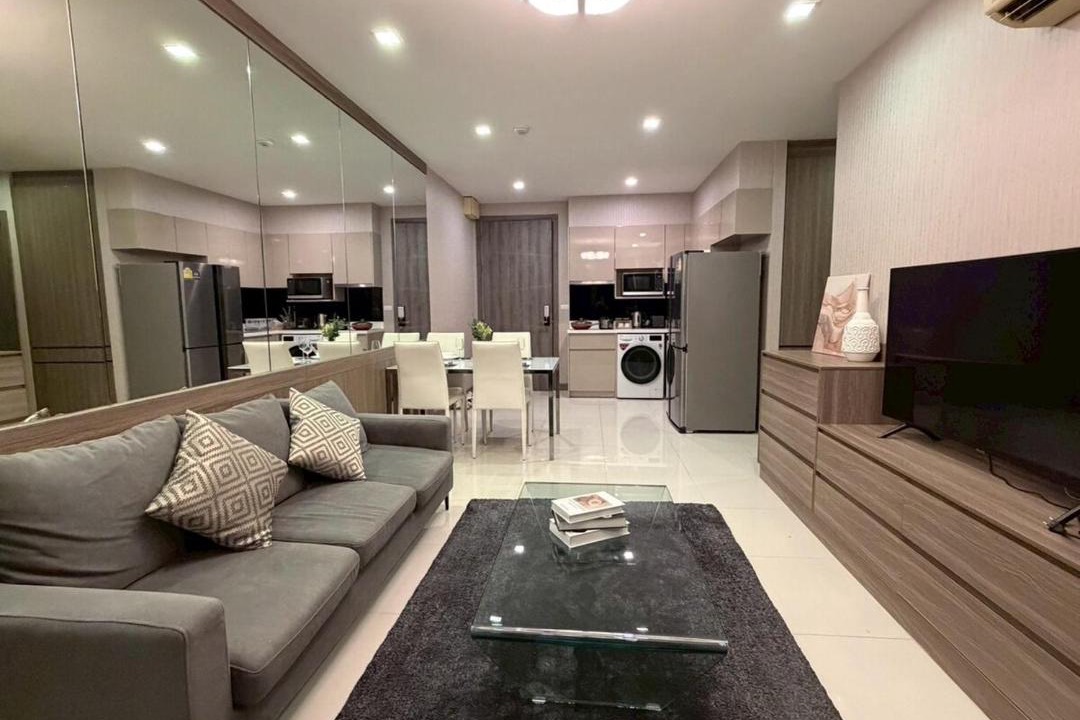 Bangkok Central Business District Apartment | 2 Bed 2 Bath Luxury Apartment Next to Convention Center