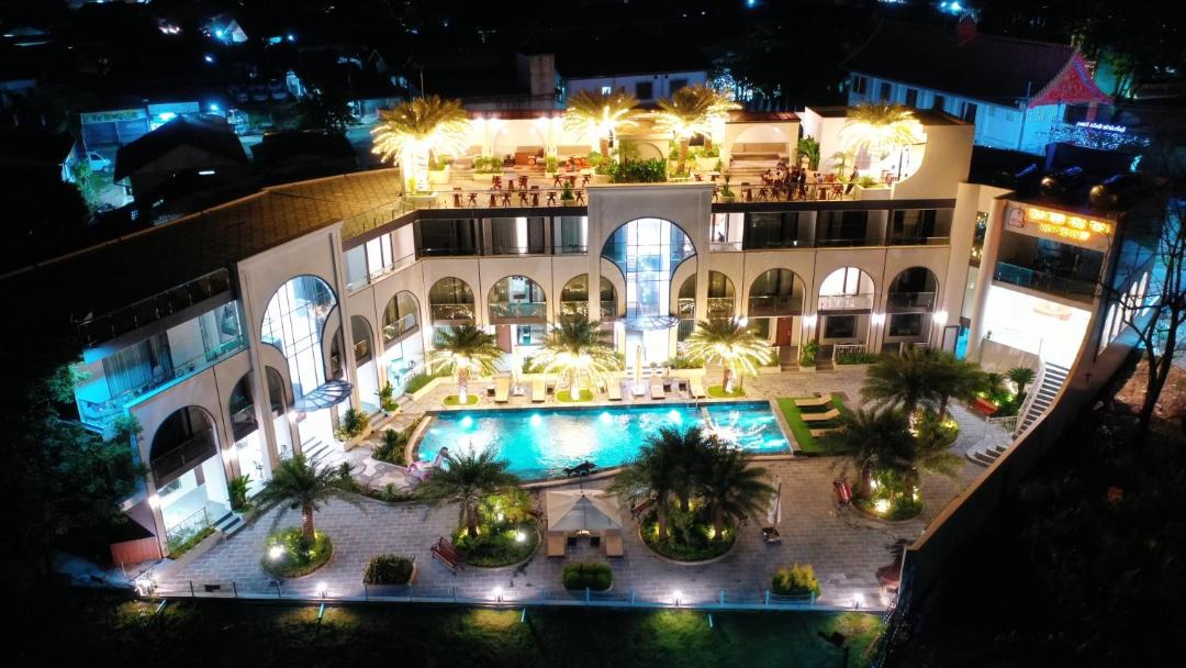 Vang Vieng Resort | Sunrise Mountain View Resort