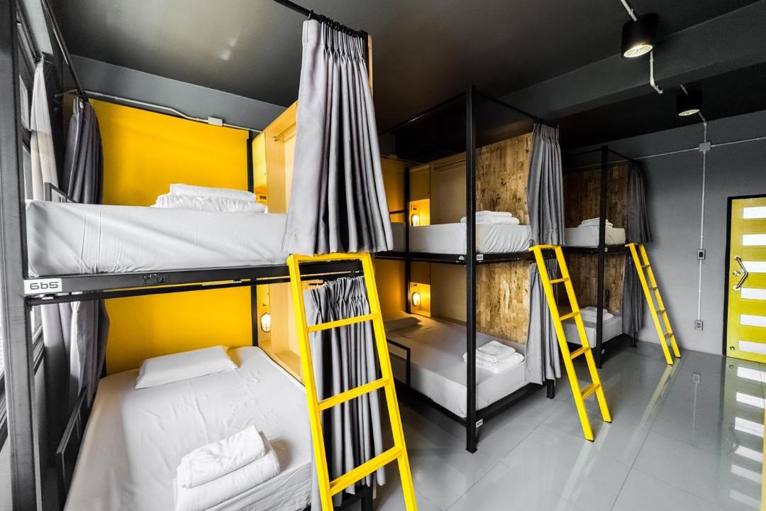 Pom Prap Hostel | Room 22 Hostel - near Chinatown
