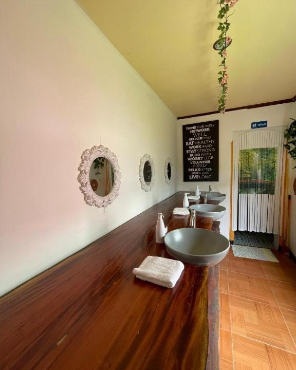 Nai Harn Bed & Breakfast | Passion Nai Harn Guesthouse