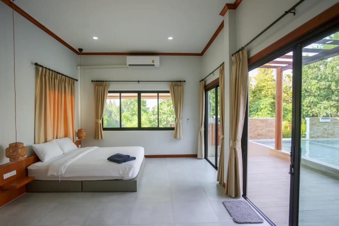 Pak Nam Pran Villa | บ้านครีมครูเมย์ พูลวิลล่า