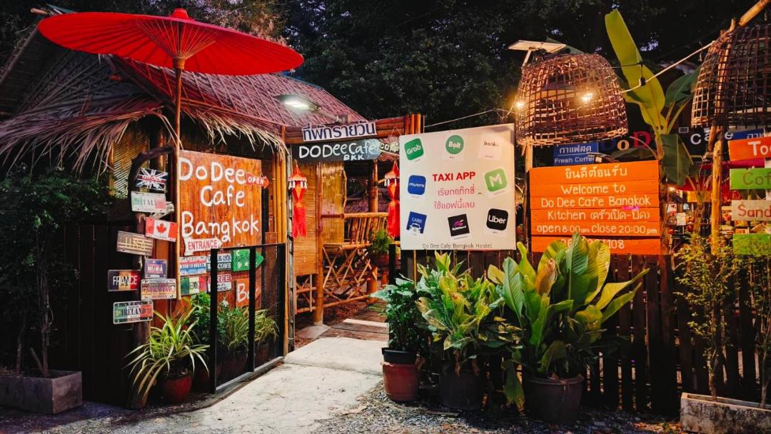 Phasi Charoen Hostel | Do Dee cafe