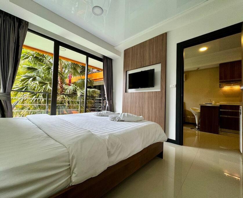 Nai Harn Apartment | Sirin Scenery View Apartment at NaiHarn
