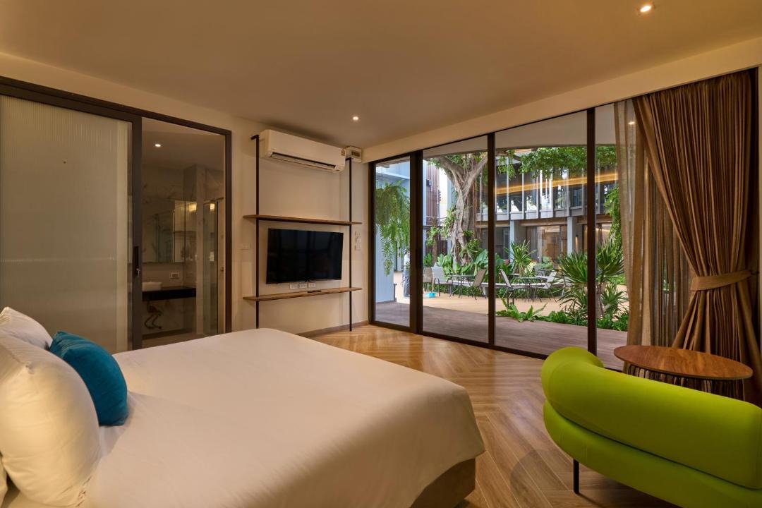 Wat Sam Phraya Hotel | Red Door Samsen Hotel, Bangkok