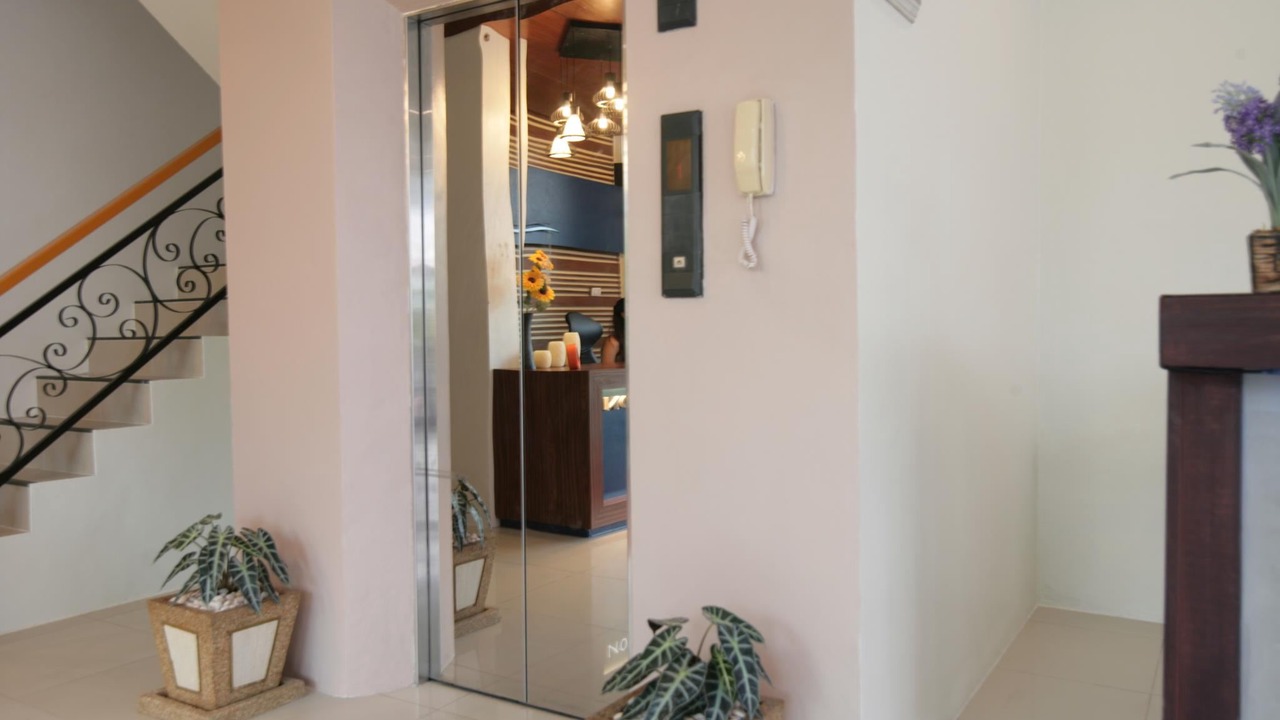 Photo of Livingroom in Nanai Road