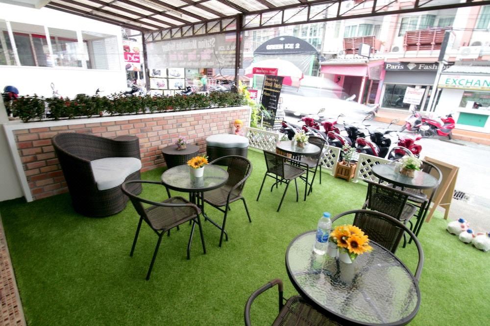 Photo of Patio Balcony in Nanai Road
