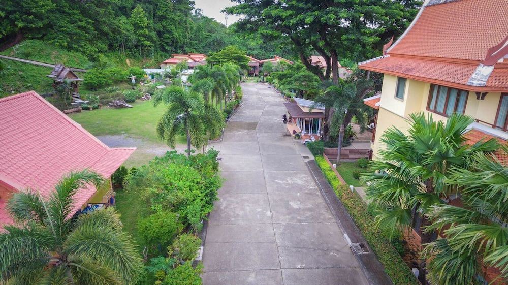 Photo of Buildings in Siray