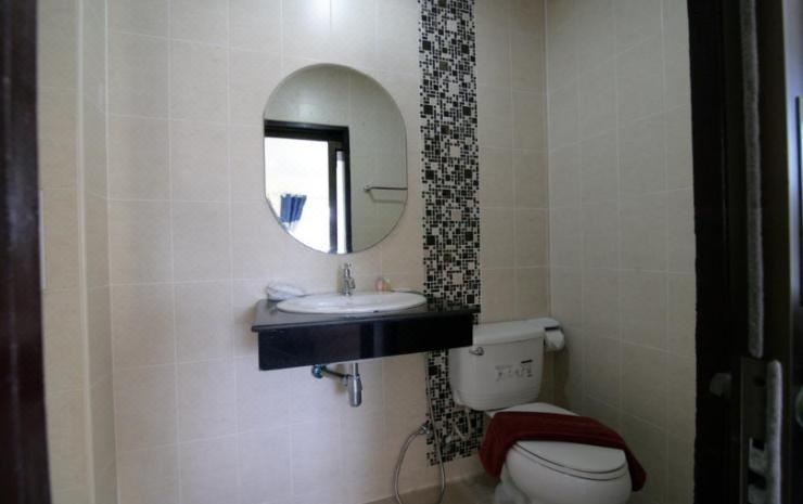 Photo of Bathroom in Nanai Road