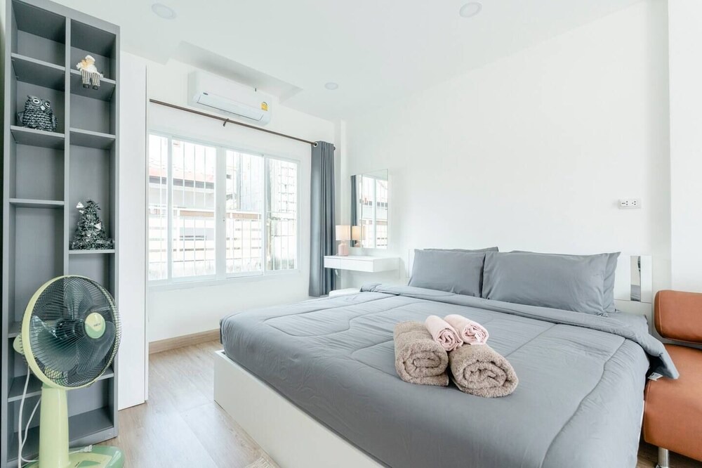 Photo of Bedroom in Chalong