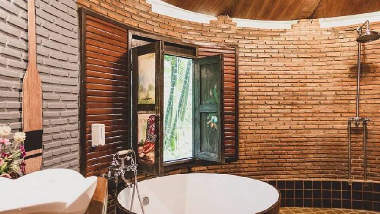 Photo of Bathroom in Song Phi Nong