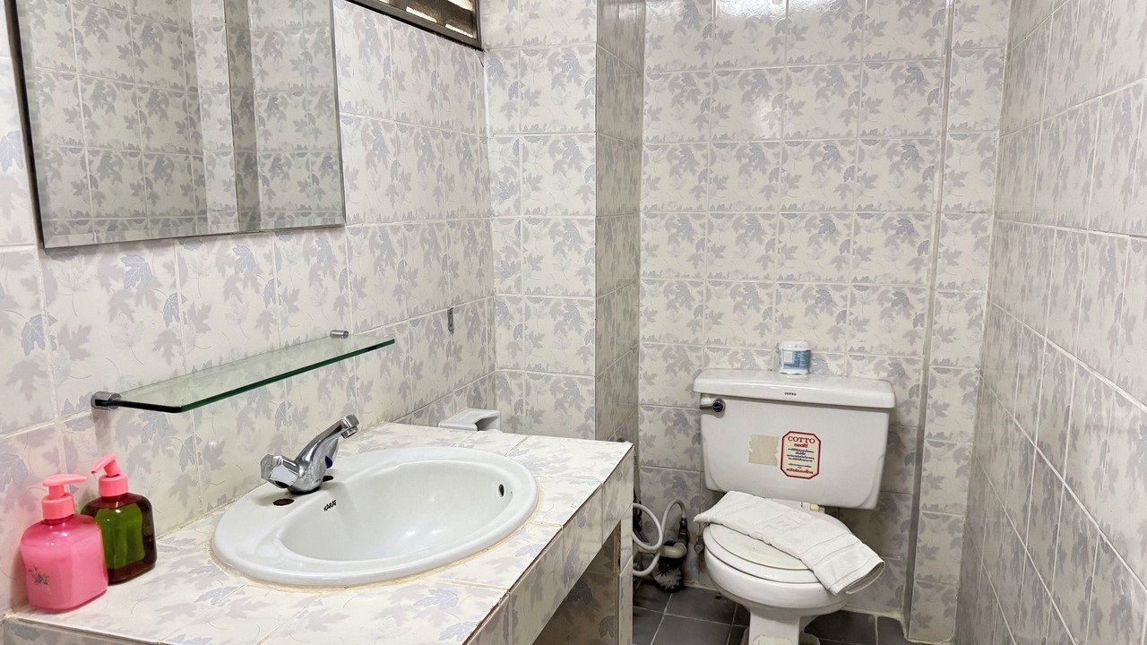 Photo of Bathroom in Old City