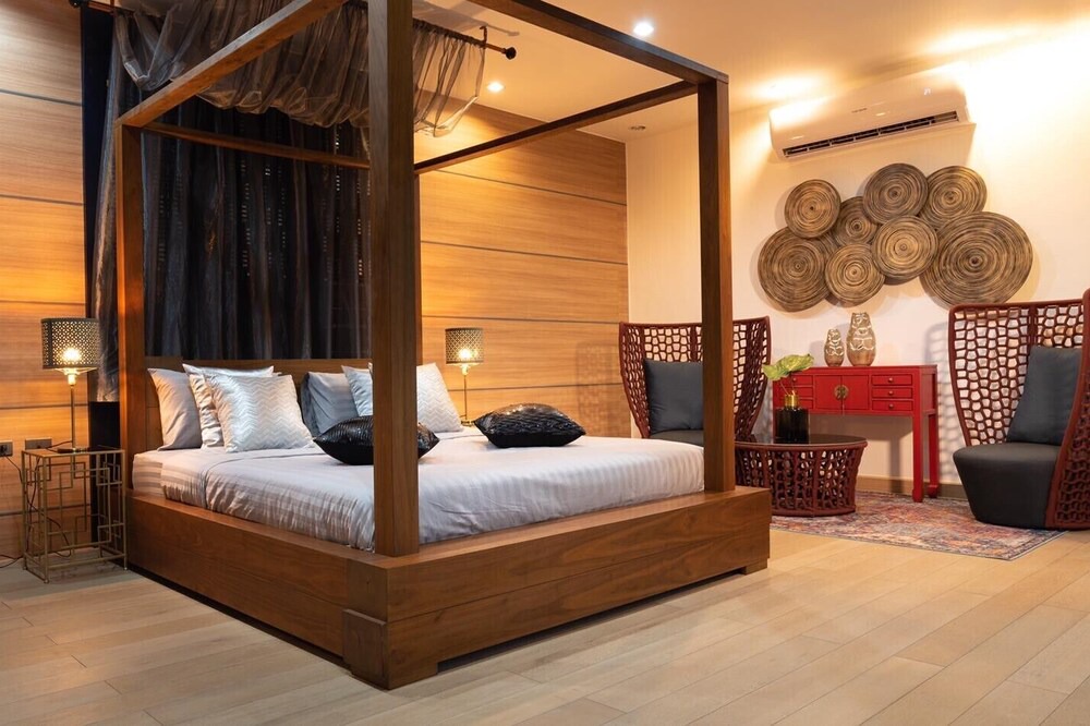 Photo of Bedroom in Khlong Tan Nuea