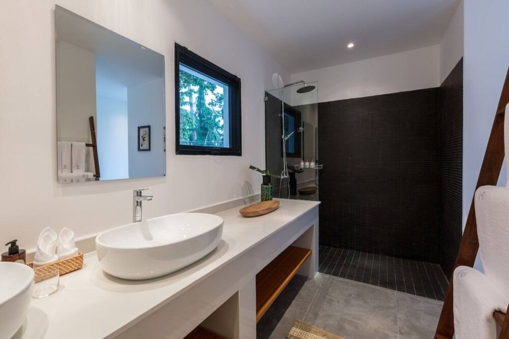 Photo of Bathroom in Na Mueang