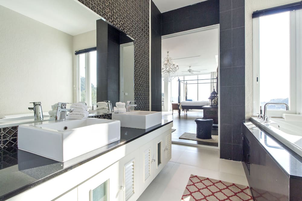 Photo of Bathroom in Kamala