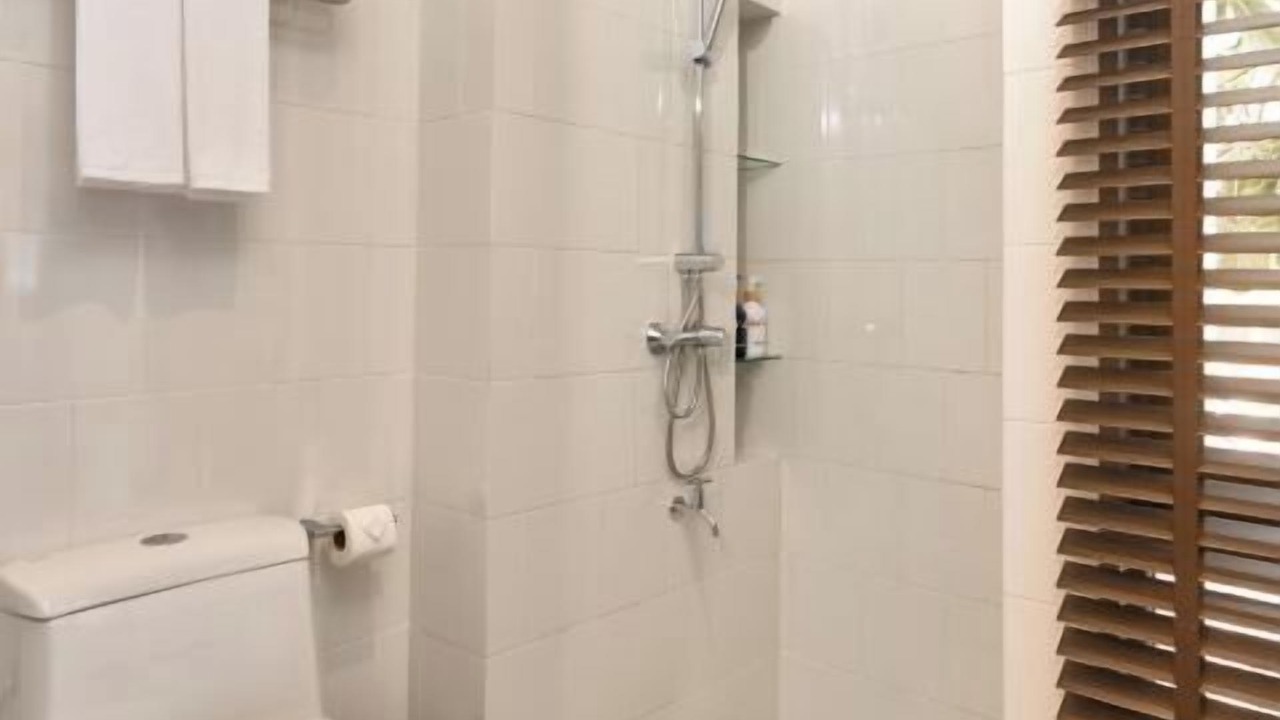 Photo of Bathroom in Wat Sam Phraya