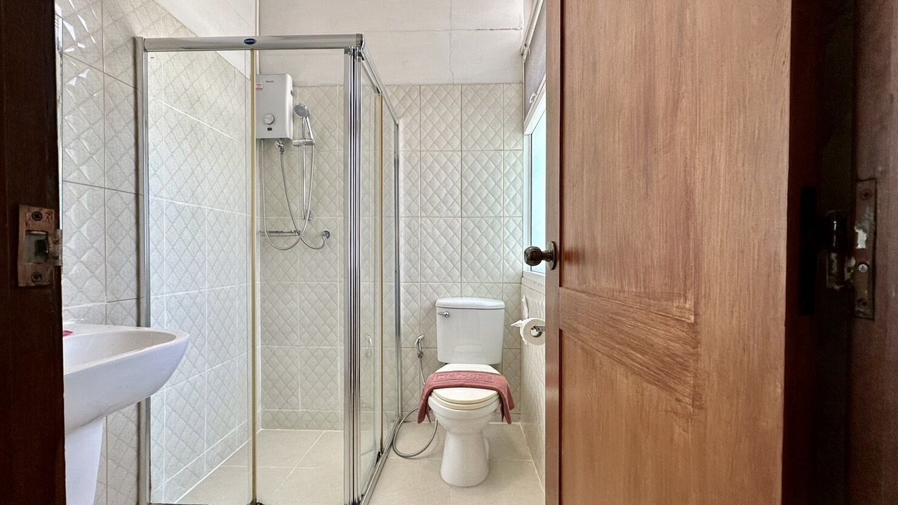 Photo of Bathroom in Wat Bowon Niwet