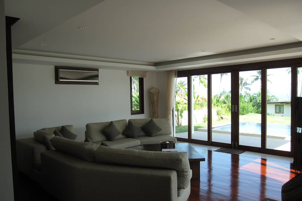 Photo of Livingroom in Maprao Island