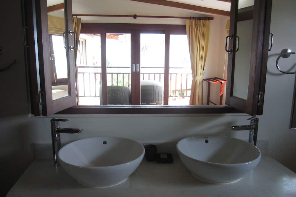 Photo of Bathroom in Maprao Island