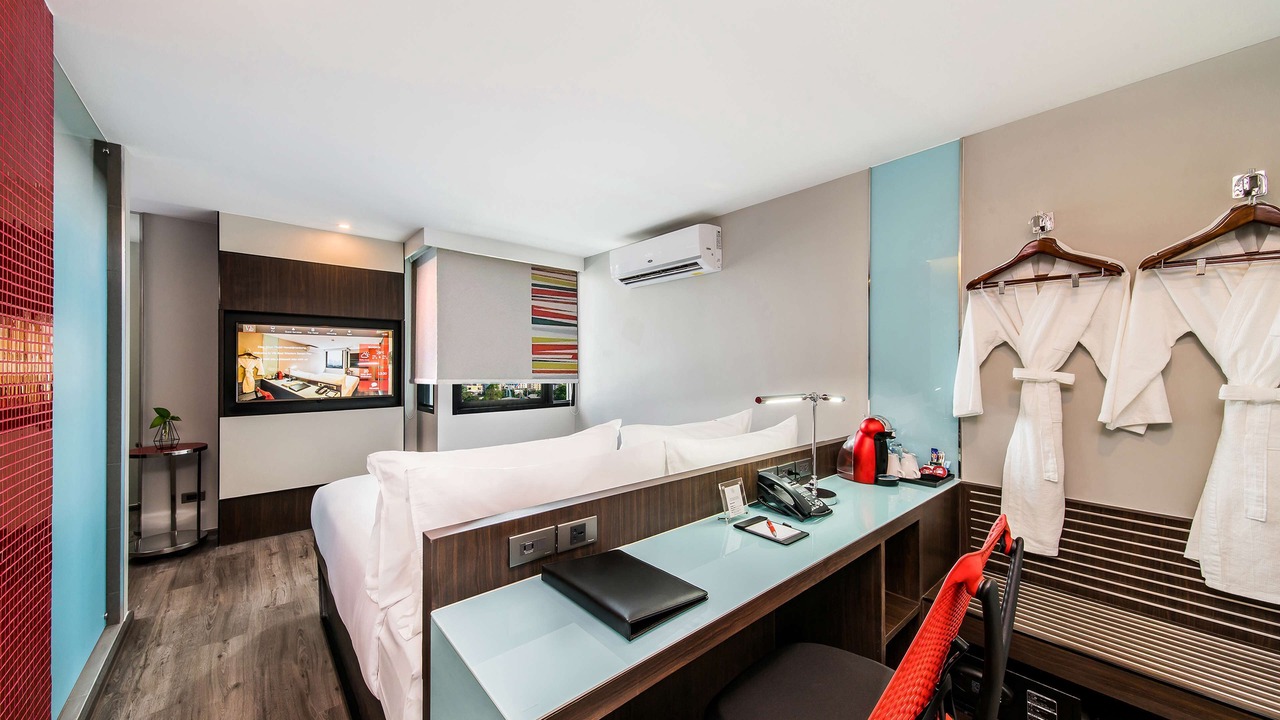Photo of Bedroom in Samsen Nai