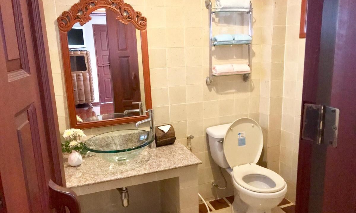 Photo of Bathroom in Wat Ket