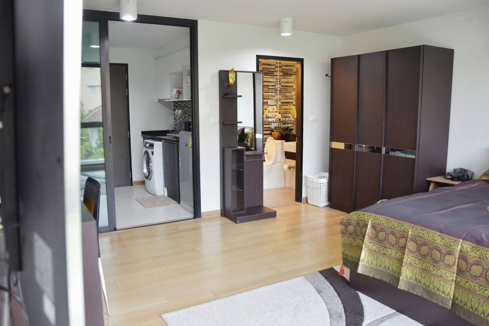 Photo of Bedroom in Phra Khanong Nuea