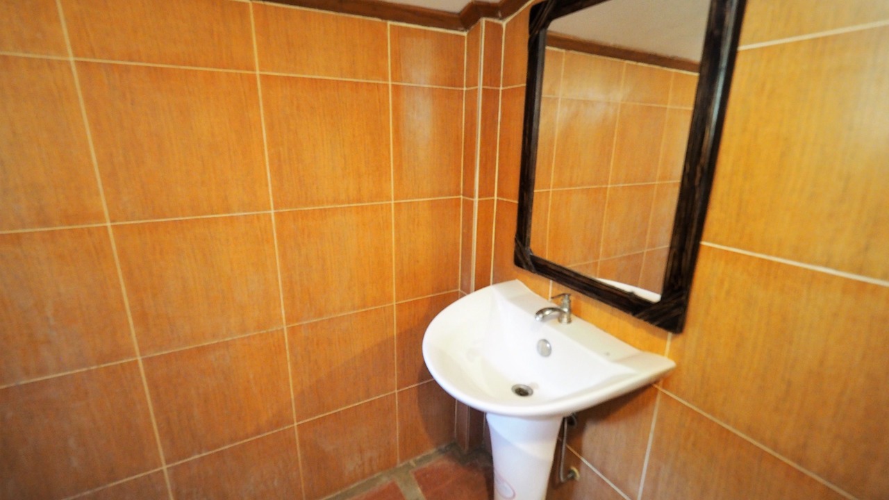 Photo of Bathroom in Tha Sao
