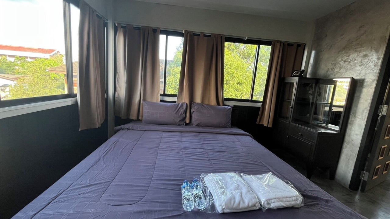 Photo of Bedroom in Wat Bowon Niwet