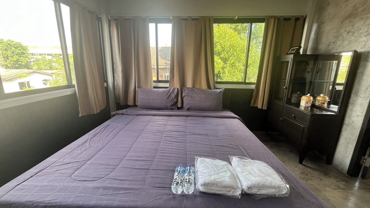 Photo of Bedroom in Wat Bowon Niwet