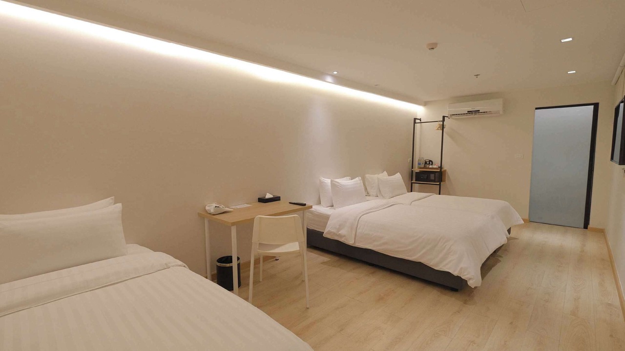 Photo of Bedroom in Phahonyothin