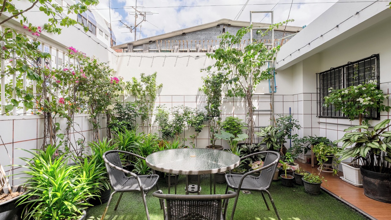 Photo of Outdoor in Samsen Nok