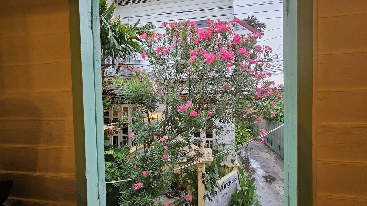 Photo of Bedroom in Wat Bowon Niwet