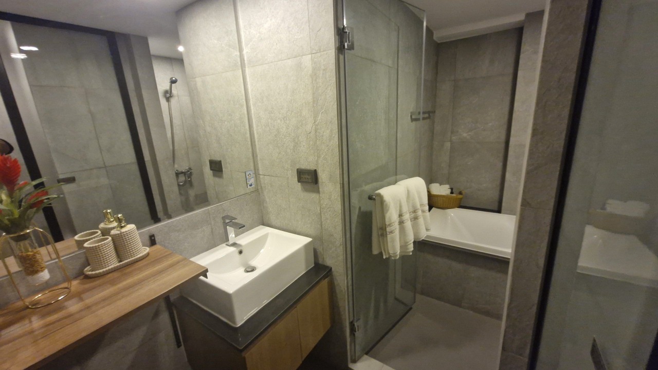 Photo of Bathroom in Tha Thaewawong