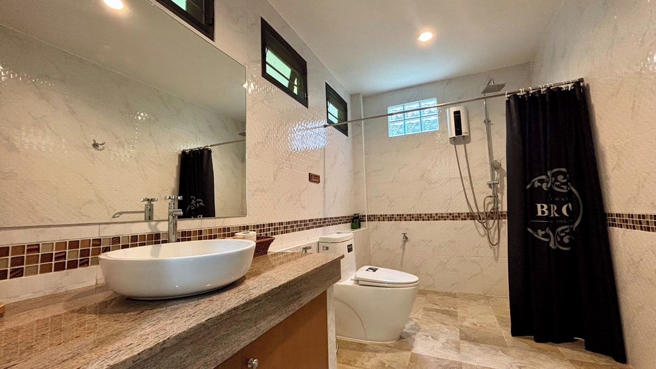 Photo of Bathroom in Pa Klok