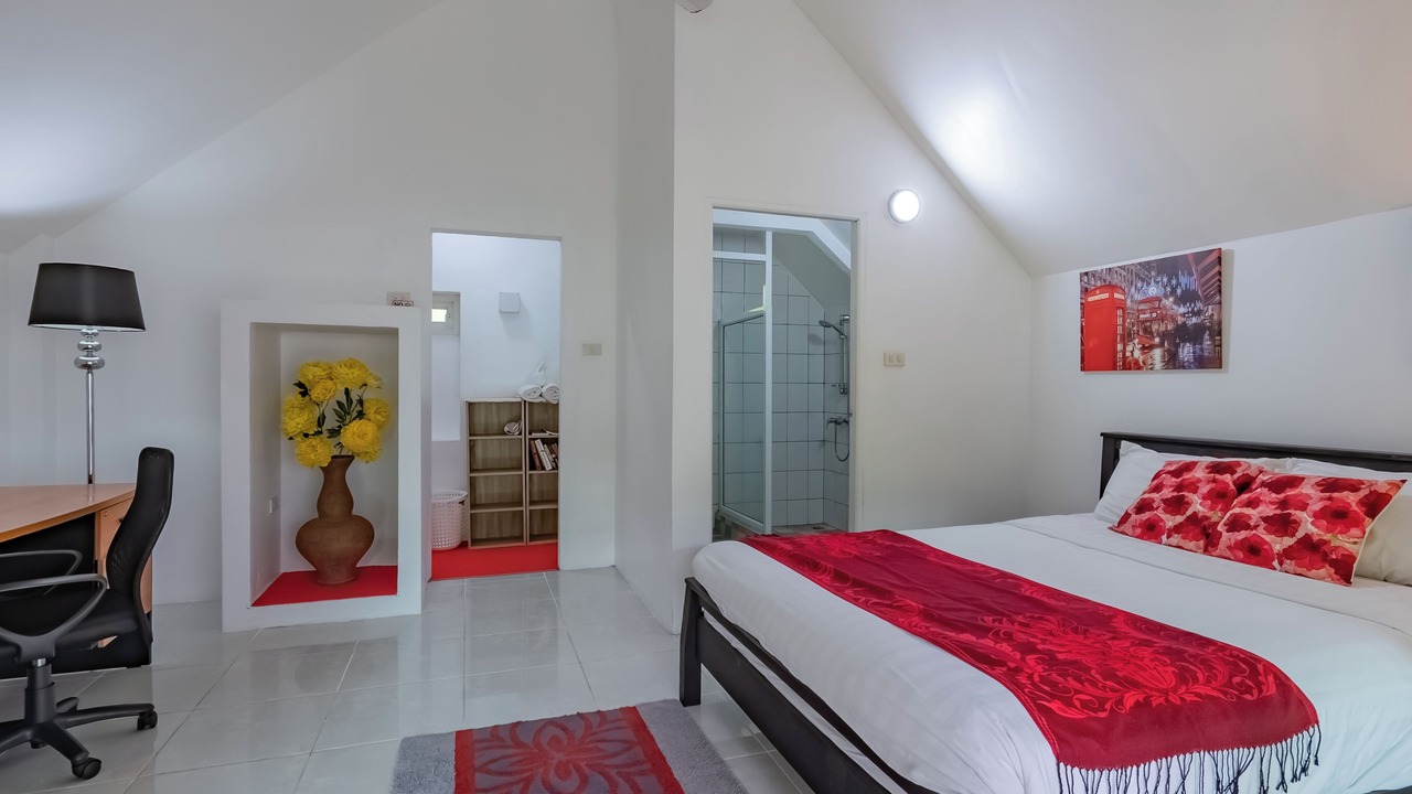 Photo of Bedroom in Chalong