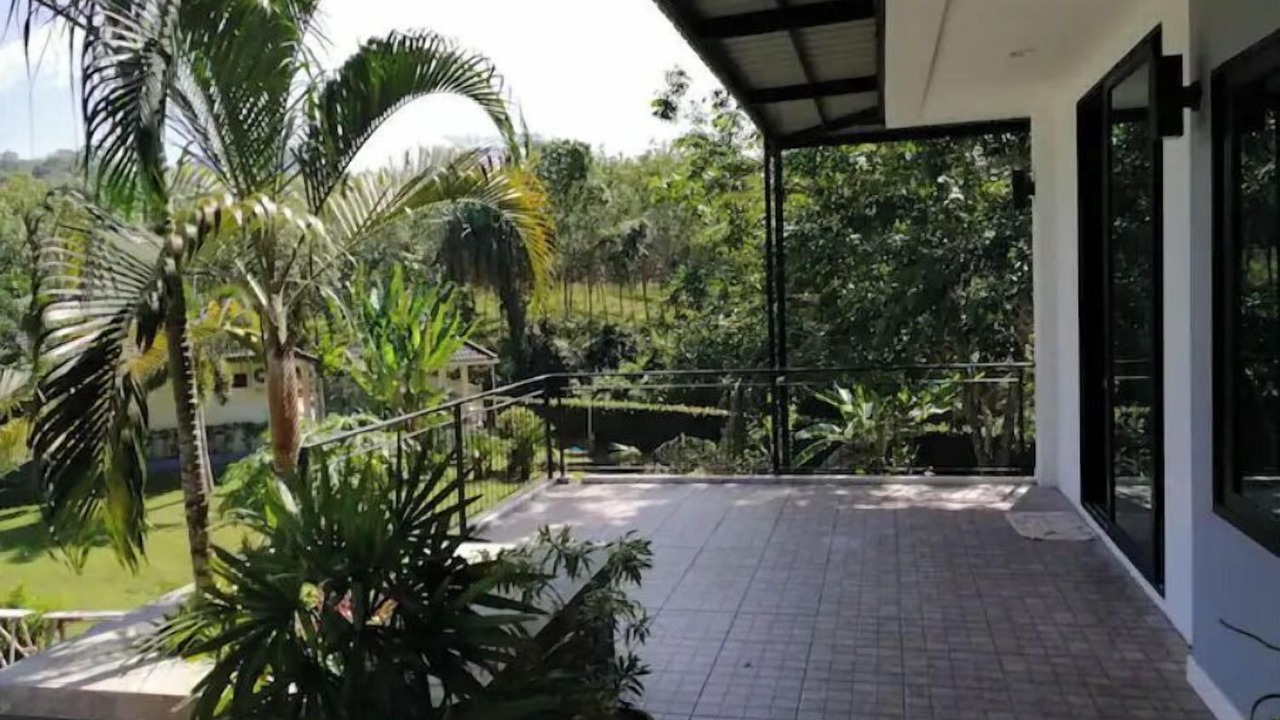 Photo of Patio Balcony in Thep Kasattri