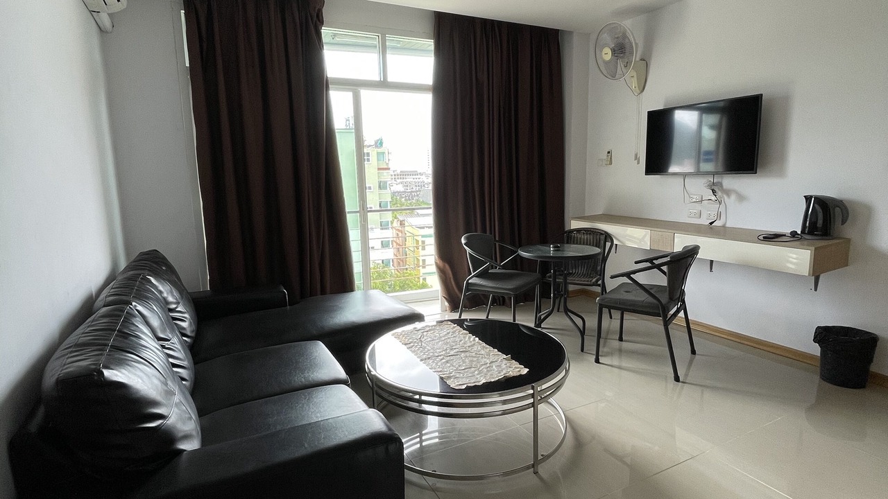 Photo of Livingroom in Nanai Road