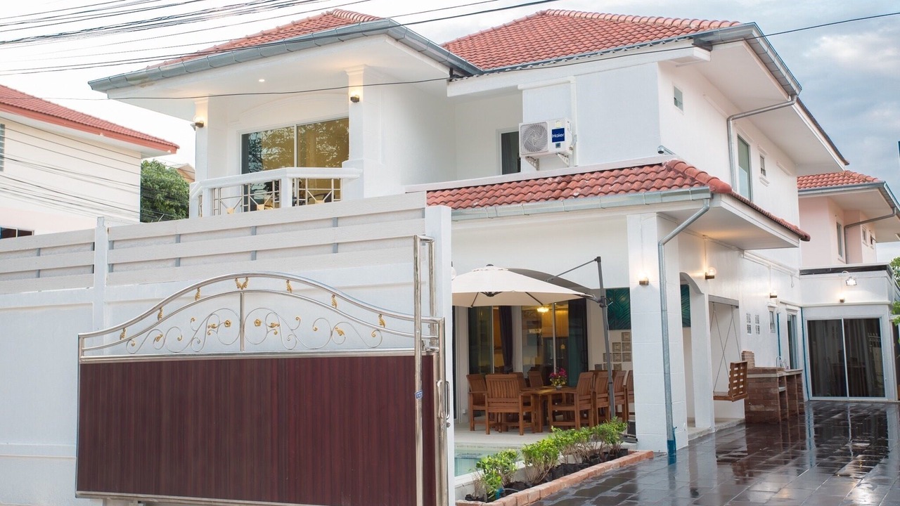 Photo of Outdoor in Na Kluea
