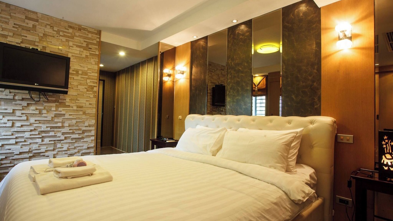 Photo of Bedroom in Khlong Toei Nuea