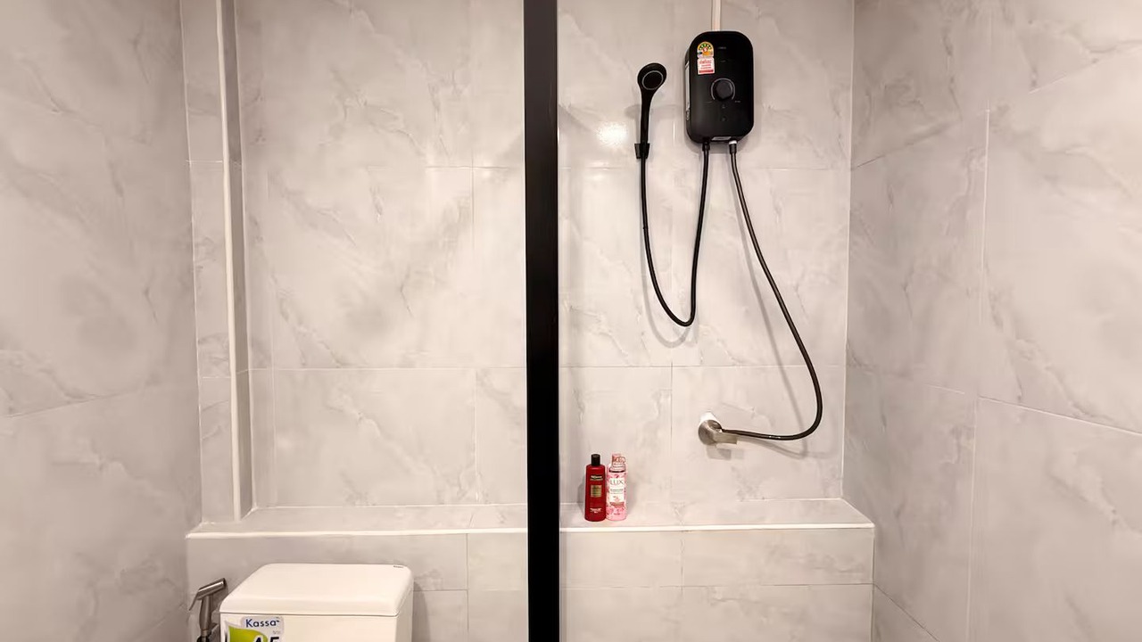 Photo of Bathroom in Thanon Phetchaburi