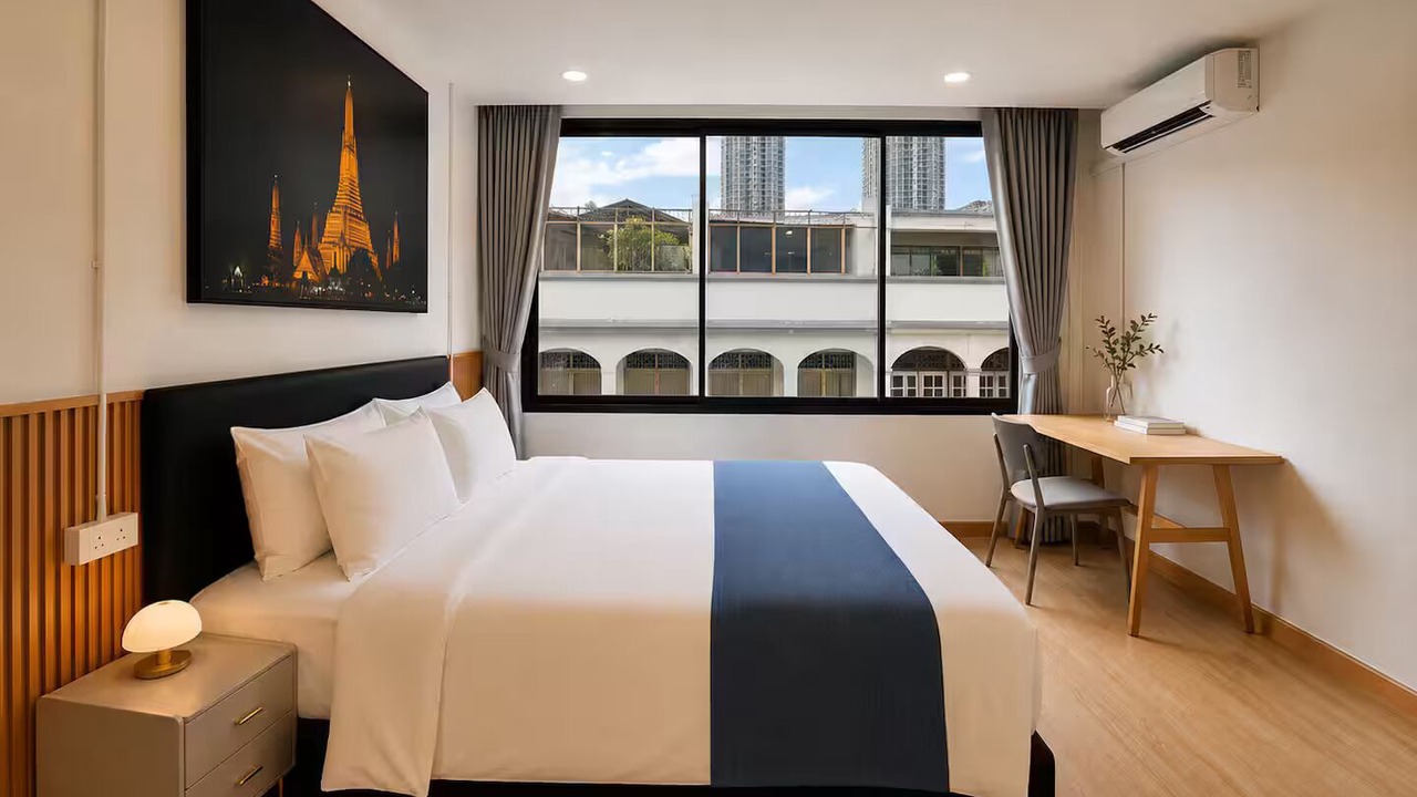 Photo of Bedroom in Thanon Phetchaburi