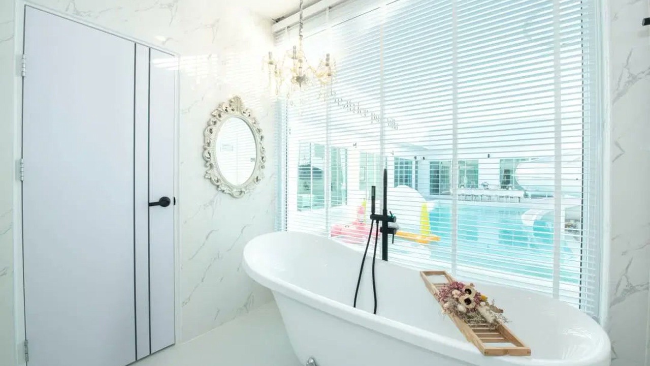 Photo of Bathroom in Pong