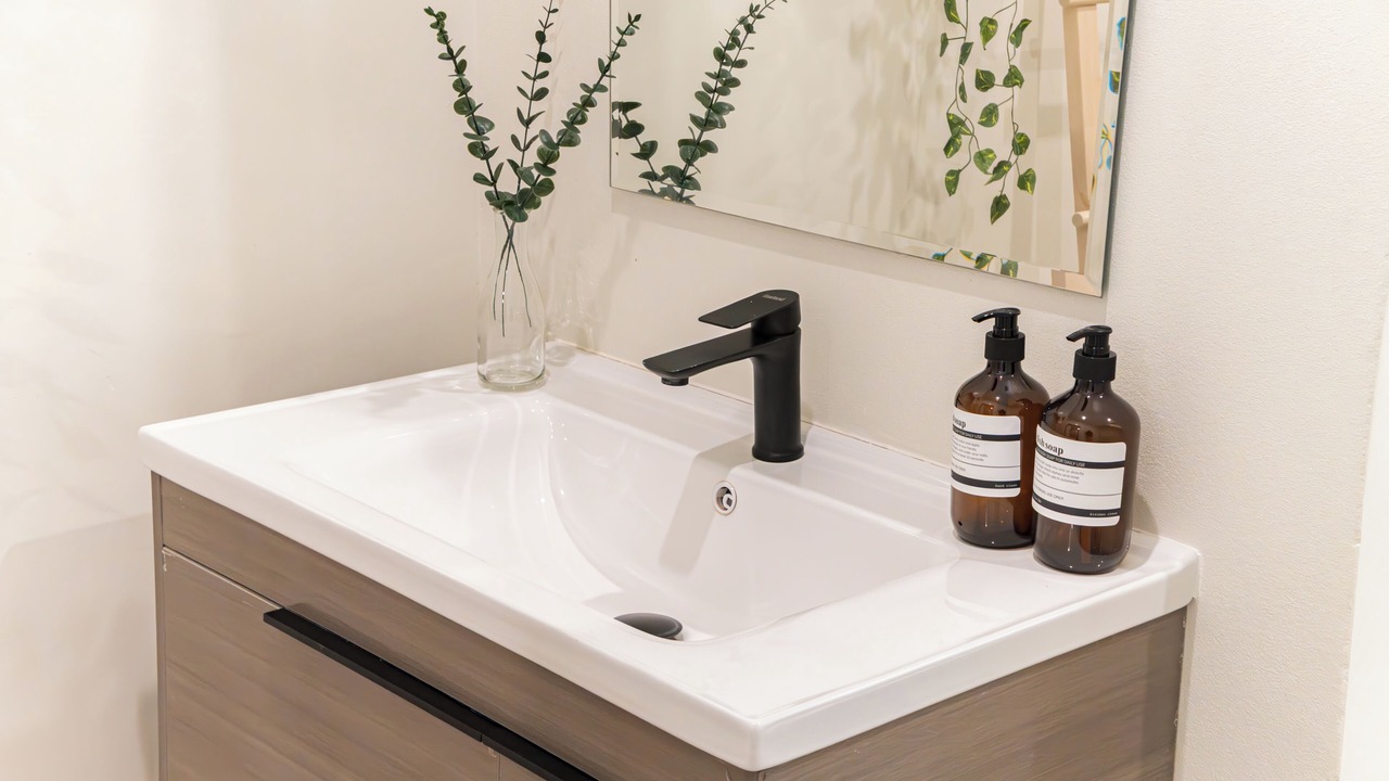 Photo of Bathroom in Pom Prap Sattru Phai