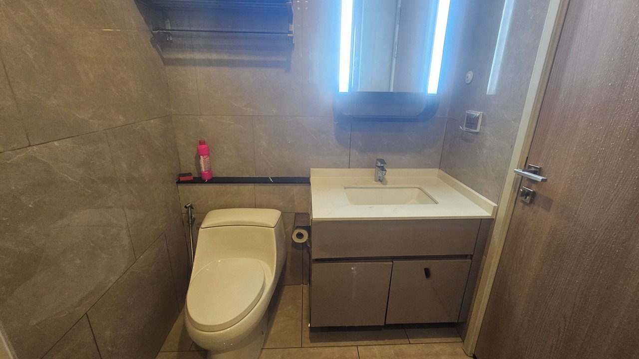 Photo of Bathroom in Rama 9
