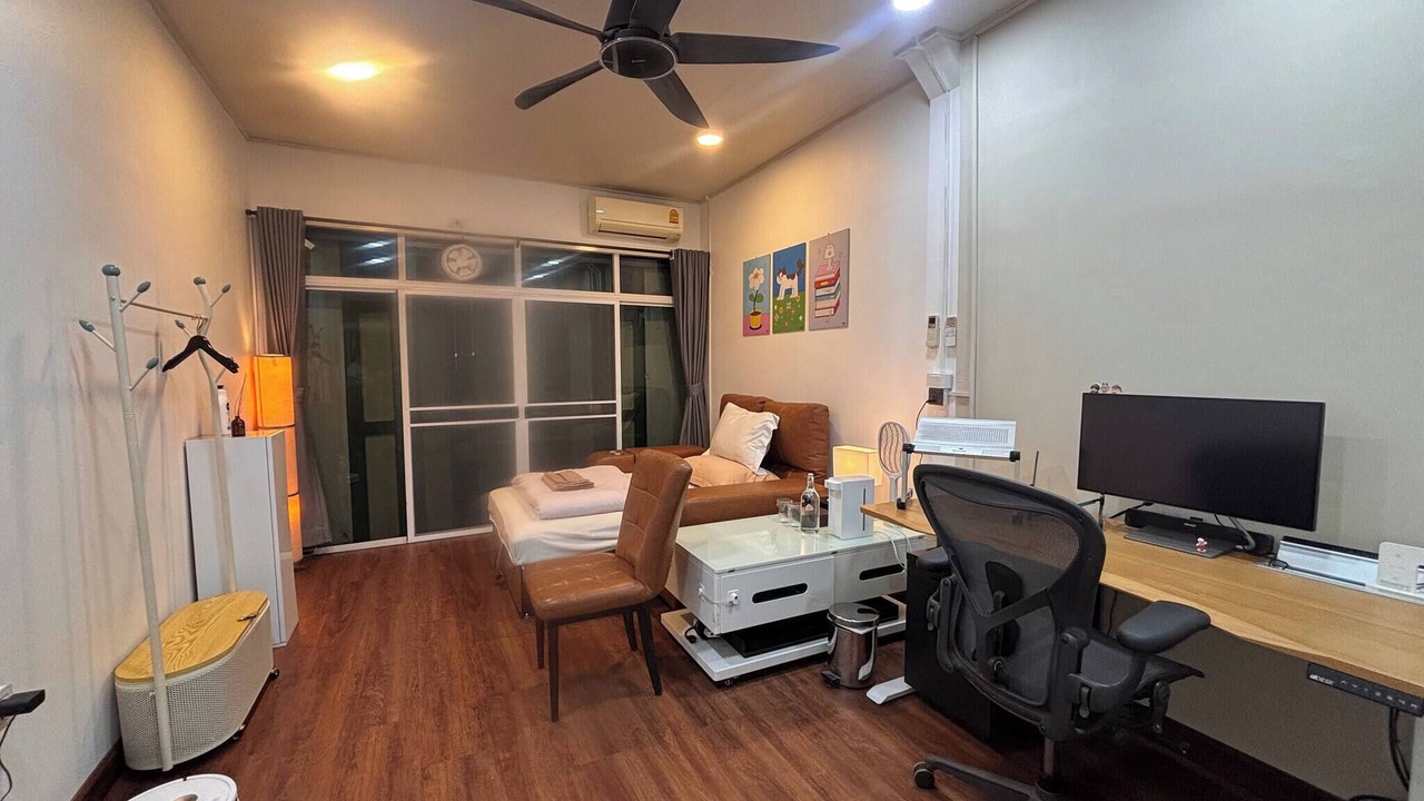 Photo of Bedroom in Wat Ratchabophit